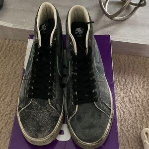 Nike SB High-Top Sneakers - Black and Gray